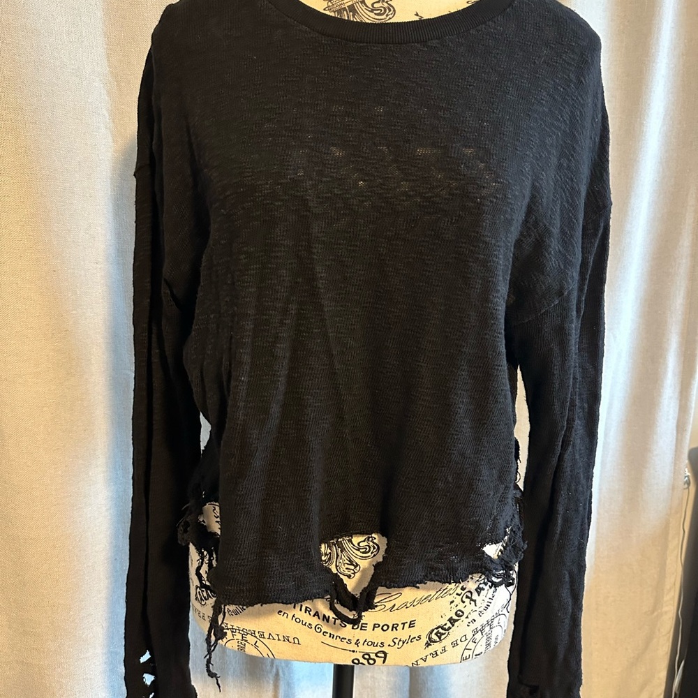 Style Rack Black Long Sleeve Tee for Everyday Wear